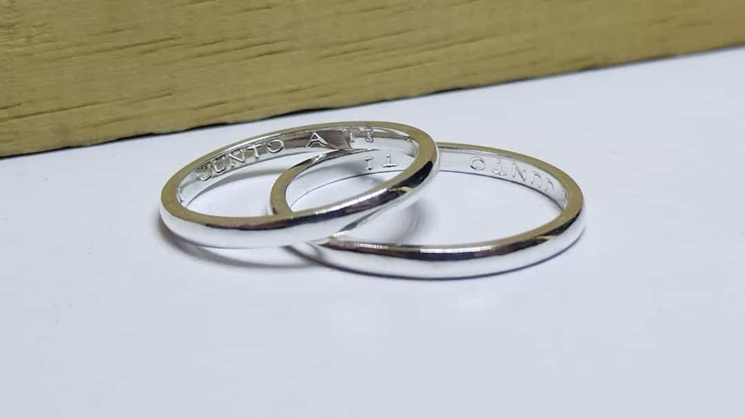 anillos de matrimonio sencillos argollas hombre mujer plata